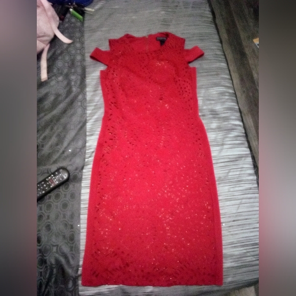 Enfocus Studio Dresses & Skirts - 🍀Elegant Red Cut Out Dress